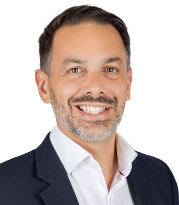 Portrait of Alex Thorpe, REALTOR®.